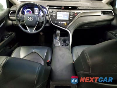 Zdjęcie 8 z 12 samochodu: 2018 TOYOTA CAMRY VIN:4T1B11HK5JU112929 - miniatura
