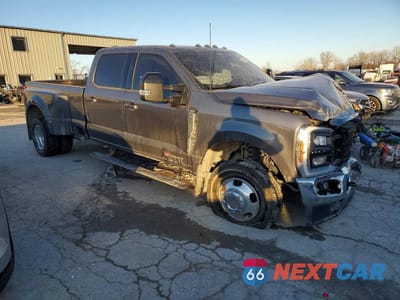 Czwarte zdjęcie samochodu z boku: 2024 FORD F350 SUPER DUTY VIN:1FT8W3DMXREF52055 - miniatura