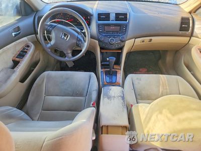 Zdjęcie 8 z 15 samochodu: 2003 HONDA ACCORD EX VIN:1HGCM56683A077144 - miniatura