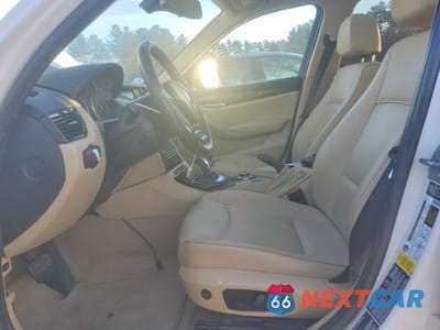 Zdjęcie 7 z 13 samochodu: 2014 BMW X1 XDRIVE28I VIN:WBAVL1C50EVY17549 - miniatura
