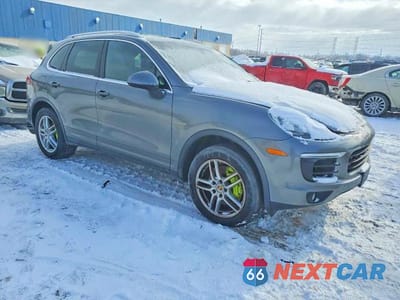 Czwarte zdjęcie samochodu z boku: 2017 PORSCHE CAYENNE HYBRID PLATINUM AWD VIN:WP1AE2A29HLA74933 - miniatura