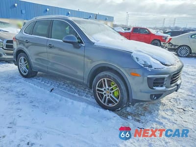 Czwarte zdjęcie samochodu z boku: 2017 PORSCHE CAYENNE HYBRID PLATINUM VIN:WP1AE2A29HLA74933 - miniatura