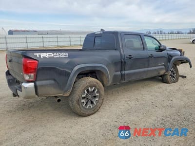 Trzecie zdjęcie samochodu z tyłu: 2017 TOYOTA TACOMA TRD OFF-ROAD VIN:3TMDZ5BNXHM017703 - miniatura