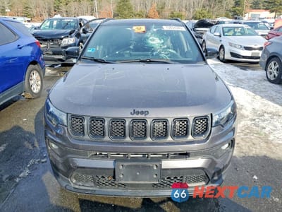 Piąte zdjęcie samochodu w środku: 2023 JEEP COMPASS LATITUDE VIN:3C4NJDBN3PT503571 - miniatura