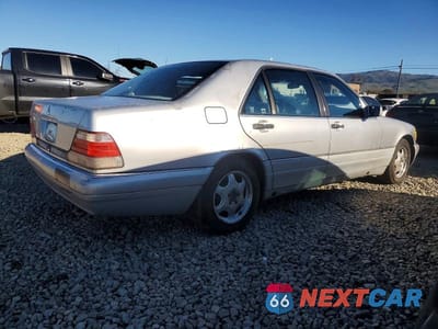 Trzecie zdjęcie samochodu z tyłu: 1998 MERCEDES-BENZ S 420 VIN:WDBGA43G4WA395037 - miniatura