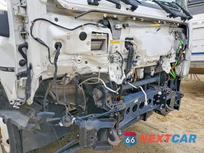 Zdjęcie 9 z 10 samochodu: 2019 ISUZU FTR FLATBED TRUCK VIN:54DK6S169KSG00415 - miniatura