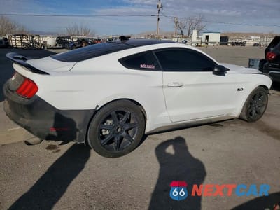 Trzecie zdjęcie samochodu z tyłu: 2020 FORD MUSTANG GT VIN:1FA6P8CF2L5183029 - miniatura