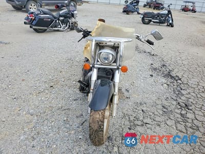 Drugie zdjęcie samochodu z przodu: 2006 HONDA VTX1300 R VIN:1HFSC52636A302521 - miniatura