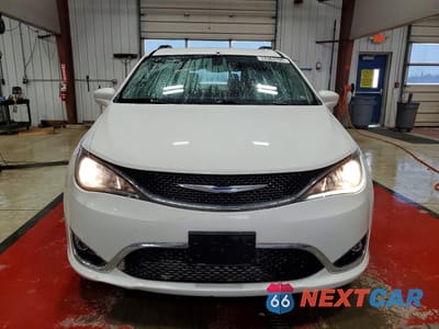 Piąte zdjęcie samochodu w środku: 2018 CHRYSLER PACIFICA TOURING L VIN:2C4RC1BGXJR212670 - miniatura