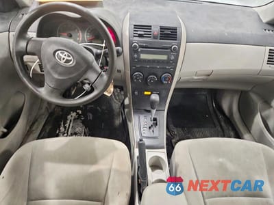 Zdjęcie 8 z 11 samochodu: 2011 TOYOTA COROLLA BASE VIN:2T1BU4EE1BC564063 - miniatura