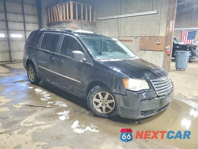 Czwarte zdjęcie samochodu z boku: 2010 CHRYSLER TOWN & COUNTRY TOURING PLUS VIN:2A4RR8DX5AR480332 - miniatura