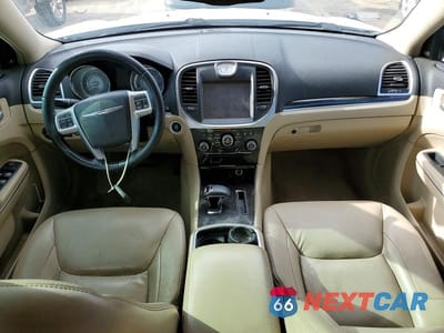 Zdjęcie 8 z 12 samochodu: 2012 CHRYSLER 300 LIMITED VIN:2C3CCACG3CH231806 - miniatura