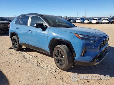 Czwarte zdjęcie samochodu z boku: 2025 TOYOTA RAV4 XSE VIN:4T3E6RFV4SU177631 - miniatura
