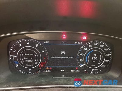 Zdjęcie 9 z 12 samochodu: 2018 VOLKSWAGEN GOLF R VIN:WVWVF7AU4JW142011 - miniatura