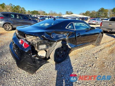 Trzecie zdjęcie samochodu z tyłu: 2011 CHEVROLET CAMARO LS VIN:2G1FA1ED1B9102384 - miniatura