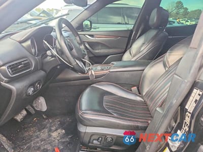 Zdjęcie 7 z 14 samochodu: 2017 MASERATI LEVANTE LUXURY VIN:ZN661XUL3HX245218 - miniatura