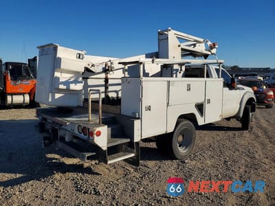 Czwarte zdjęcie samochodu z boku: 2012 FORD F450 SUPER DUTY BUCKET TRUCK VIN:1FDUF4GY7CEA14452 - miniatura
