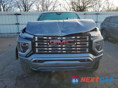 Piąte zdjęcie samochodu w środku: 2025 GMC CANYON DENALI VIN:1GTP2FEK0S1243603 - miniatura