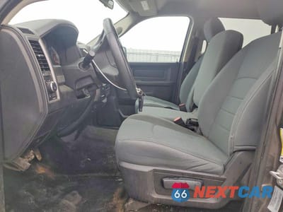 Zdjęcie 7 z 11 samochodu: 2017 RAM 1500 ST VIN:3C6RR6KT4HG582187 - miniatura