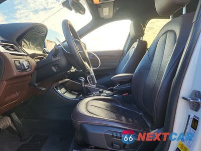 Zdjęcie 7 z 13 samochodu: 2016 BMW X1 XDRIVE28I VIN:WBXHT3C34G5F65887 - miniatura