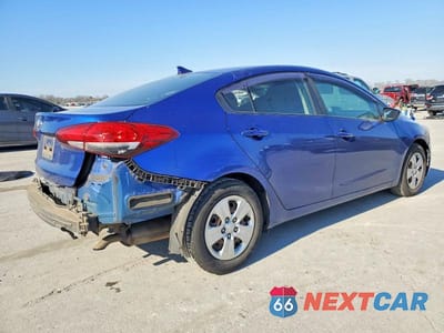 Trzecie zdjęcie samochodu z tyłu: 2017 KIA FORTE LX VIN:3KPFK4A75HE114280 - miniatura