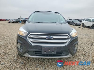 Piąte zdjęcie samochodu w środku: 2018 FORD ESCAPE SE VIN:1FMCU0GD2JUD57843 - miniatura
