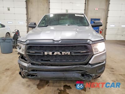 Piąte zdjęcie samochodu w środku: 2022 RAM 1500 TRADESMAN VIN:1C6SRFCT4NN433765 - miniatura