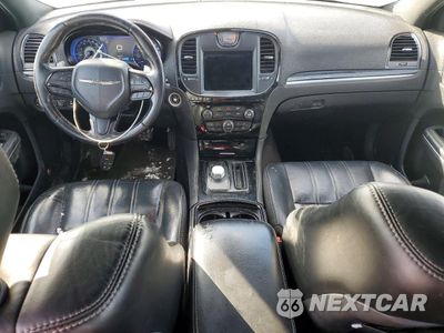 Zdjęcie 8 z 12 samochodu: 2017 CHRYSLER 300 S VIN:2C3CCAGG4HH653813 - miniatura