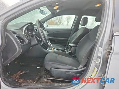 Zdjęcie 7 z 12 samochodu: 2014 CHRYSLER 200 LX VIN:1C3CCBAB2EN208329 - miniatura