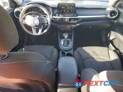 Zdjęcie 8 z 12 samochodu: 2019 KIA FORTE FE VIN:3KPF24AD5KE098854 - miniatura