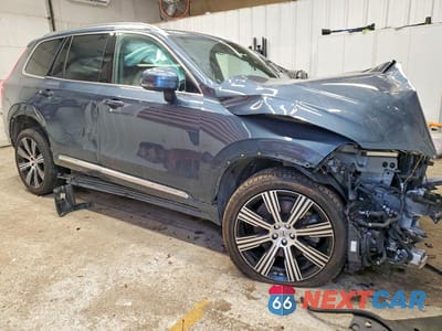 Czwarte zdjęcie samochodu z boku: 2024 VOLVO XC90 ULTIMATE VIN:YV4H60CFXR1210417 - miniatura