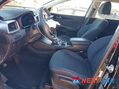 Zdjęcie 7 z 14 samochodu: 2019 KIA SORENTO L VIN:5XYPG4A35KG569496 - miniatura