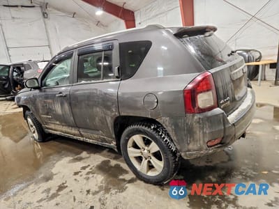 Drugie zdjęcie samochodu z przodu: 2015 JEEP COMPASS SPORT VIN:1C4NJDBBXFD396092 - miniatura