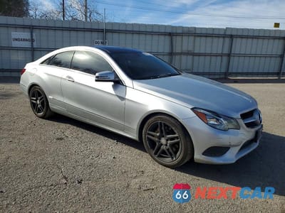 Czwarte zdjęcie samochodu z boku: 2015 MERCEDES-BENZ E 400 VIN:WDDKJ6FB5FF294380 - miniatura