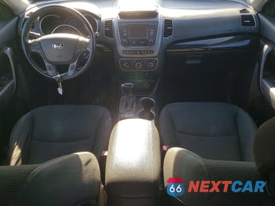 Zdjęcie 8 z 14 samochodu: 2015 KIA SORENTO LX VIN:5XYKTCA62FG566264 - miniatura