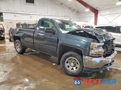Czwarte zdjęcie samochodu z boku: 2017 CHEVROLET SILVERADO K1500 VIN:1GCNKNEC2HZ326289 - miniatura
