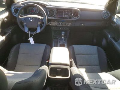 Zdjęcie 8 z 11 samochodu: 2022 TOYOTA TACOMA DOUBLE CAB VIN:3TMBZ5DNXNM034422 - miniatura
