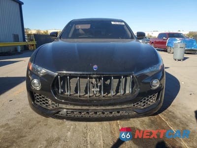Piąte zdjęcie samochodu w środku: 2020 MASERATI LEVANTE S VIN:ZN661YUA5LX344944 - miniatura