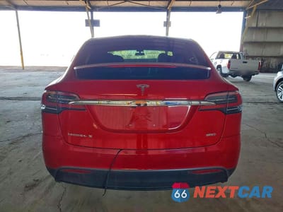 Zdjęcie 6 z 14 samochodu: 2016 TESLA MODEL X VIN:5YJXCBE21GF005585 - miniatura