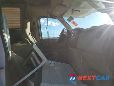 Piąte zdjęcie samochodu w środku: 2018 FORD ECONOLINE VIN:1FDWE3FSXHDC55289 - miniatura