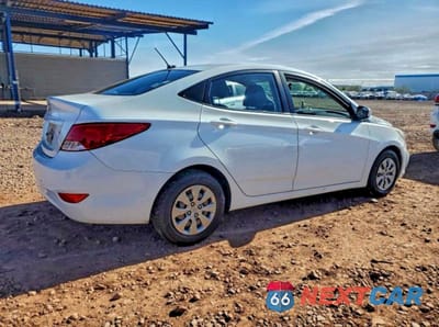 Czwarte zdjęcie samochodu z boku: 2015 HYUNDAI ACCENT GLS VIN:KMHCT4AE0FU899266 - miniatura