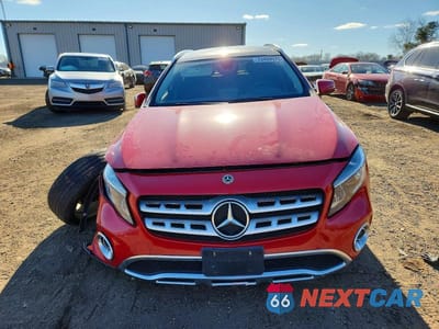 Piąte zdjęcie samochodu w środku: 2019 MERCEDES-BENZ GLA 250 4MATIC VIN:WDCTG4GB5KJ552897 - miniatura