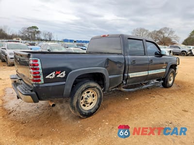 Trzecie zdjęcie samochodu z tyłu: 2004 CHEVROLET SILVERADO K2500 VIN:1GCGK23U74F166960 - miniatura