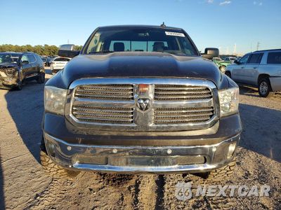 Piąte zdjęcie samochodu w środku: 2017 RAM 1500 SLT VIN:3C6RR7LT5HG574944 - miniatura