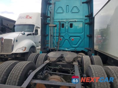 Zdjęcie 6 z 10 samochodu: 2016 FREIGHTLINER CASCADIA 125 SEMI TRUCK VIN:3AKJGLD54GSGS2004 - miniatura