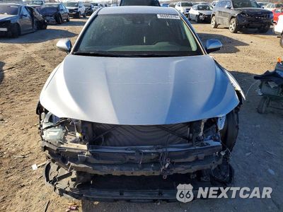Piąte zdjęcie samochodu w środku: 2019 TOYOTA CAMRY L VIN:4T1B11HK3KU745558 - miniatura