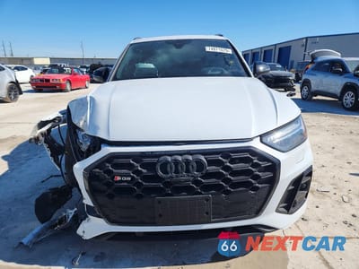 Piąte zdjęcie samochodu w środku: 2023 AUDI SQ5 PRESTIGE VIN:WA1C4AFY4P2037288 - miniatura