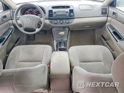 Zdjęcie 8 z 11 samochodu: 2005 TOYOTA CAMRY LE VIN:4T1BE32K15U404141 - miniatura