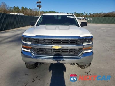 Piąte zdjęcie samochodu w środku: 2018 CHEVROLET SILVERADO K1500 VIN:3GCUKNEC5JG191035 - miniatura