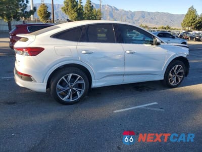 Trzecie zdjęcie samochodu z tyłu: 2023 AUDI Q4 E-TRON SPORTBACK PREMIUM VIN:WA122BFZ1PP058277 - miniatura